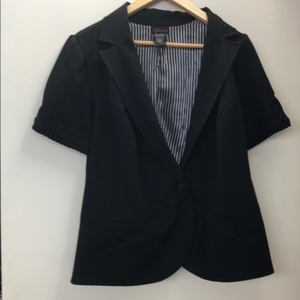 Torrid black blazer with short sleeves